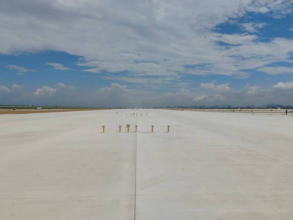 深圳寶安國際機場三跑道擴建工程.jpg